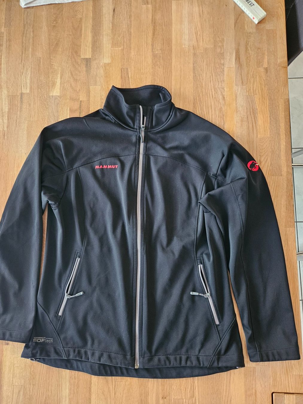 Mammut Jacken: Mammut, Soft Tech Jacke schwarz, leicht + flexibel, Top-Occ. – Gebraucht aus Einsiedeln von Salusa