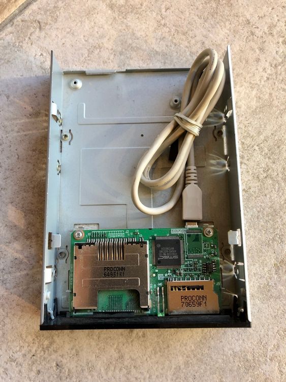 Multi Card Reader / Writer - Internal, SD MMC, Sony PRO, CF (Gebraucht ...