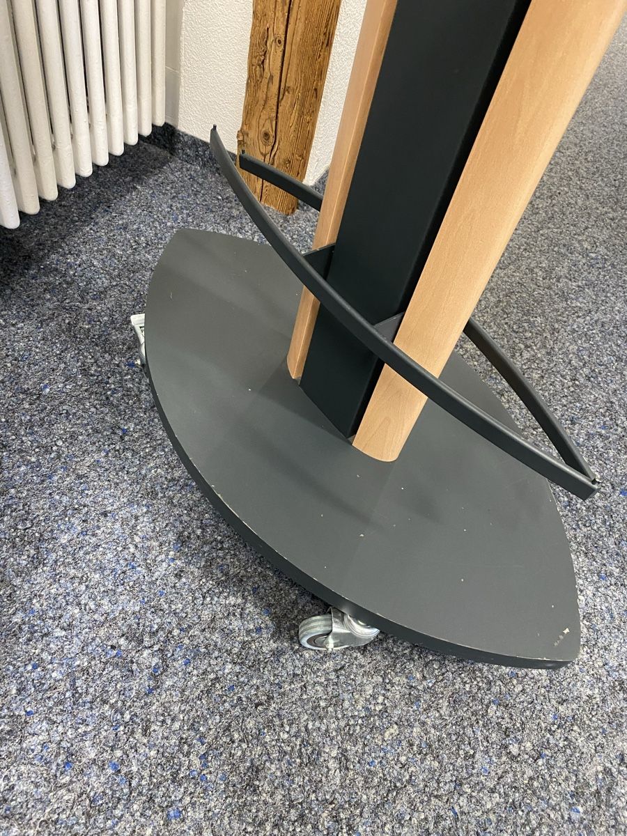 Altro in Decorazioni & Accessori: Ladengestell,Kleiderständer,Accessoires – Usato da Schüpfheim venduto da Sakiadra 4