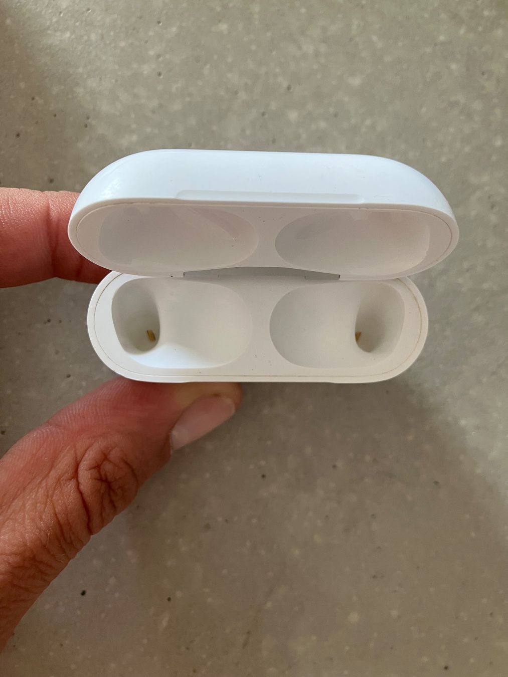Apple Kopfhörer: APPLE Air Pods Pro 2 – Gebraucht aus Lausanne von mr.v 3