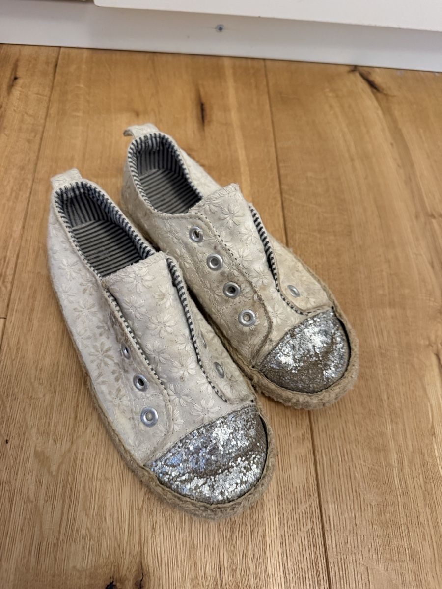 Scarpe per ragazze: Mädchen Schuhe Grösse 31 gebraucht – Usato da Luzern venduto da La_sfinge