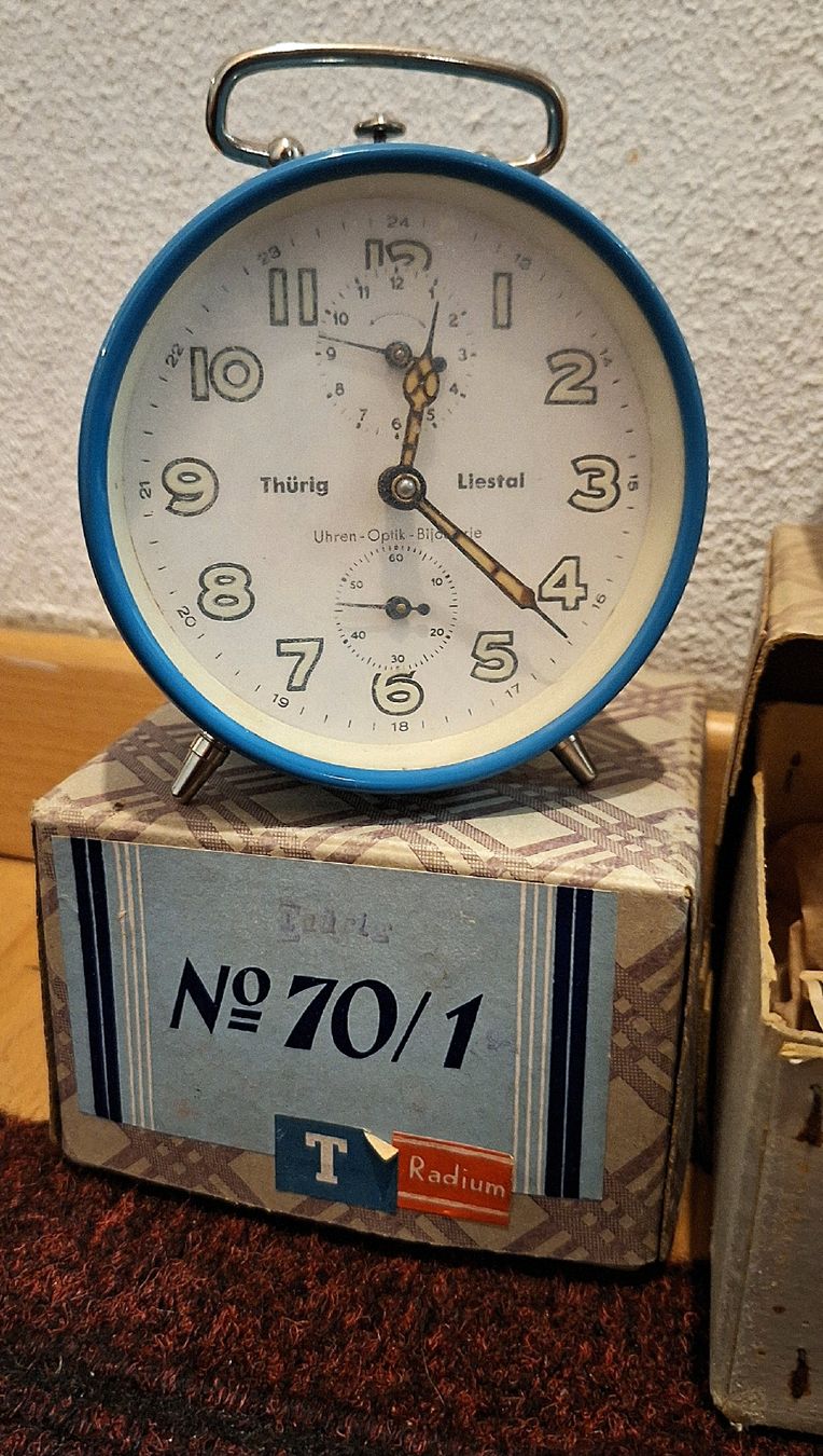 Kienzle Sveglie: 4 x antike Wecker- Thürig, Kienzle, Liestal .. – Usato da Emmenbrücke venduto da abu_9mj8 4