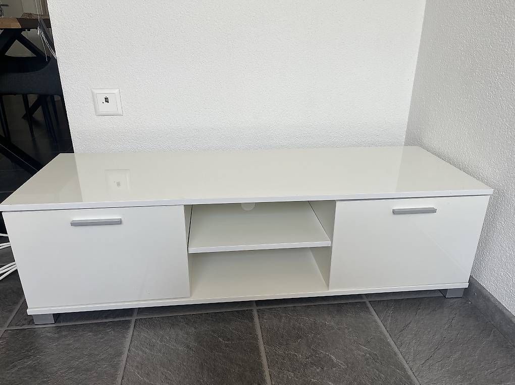 Meubles TV: Weisses TV-Möbel / Lowboard Hochglanz – D'occasion à Bätterkinden par ger_62pn
