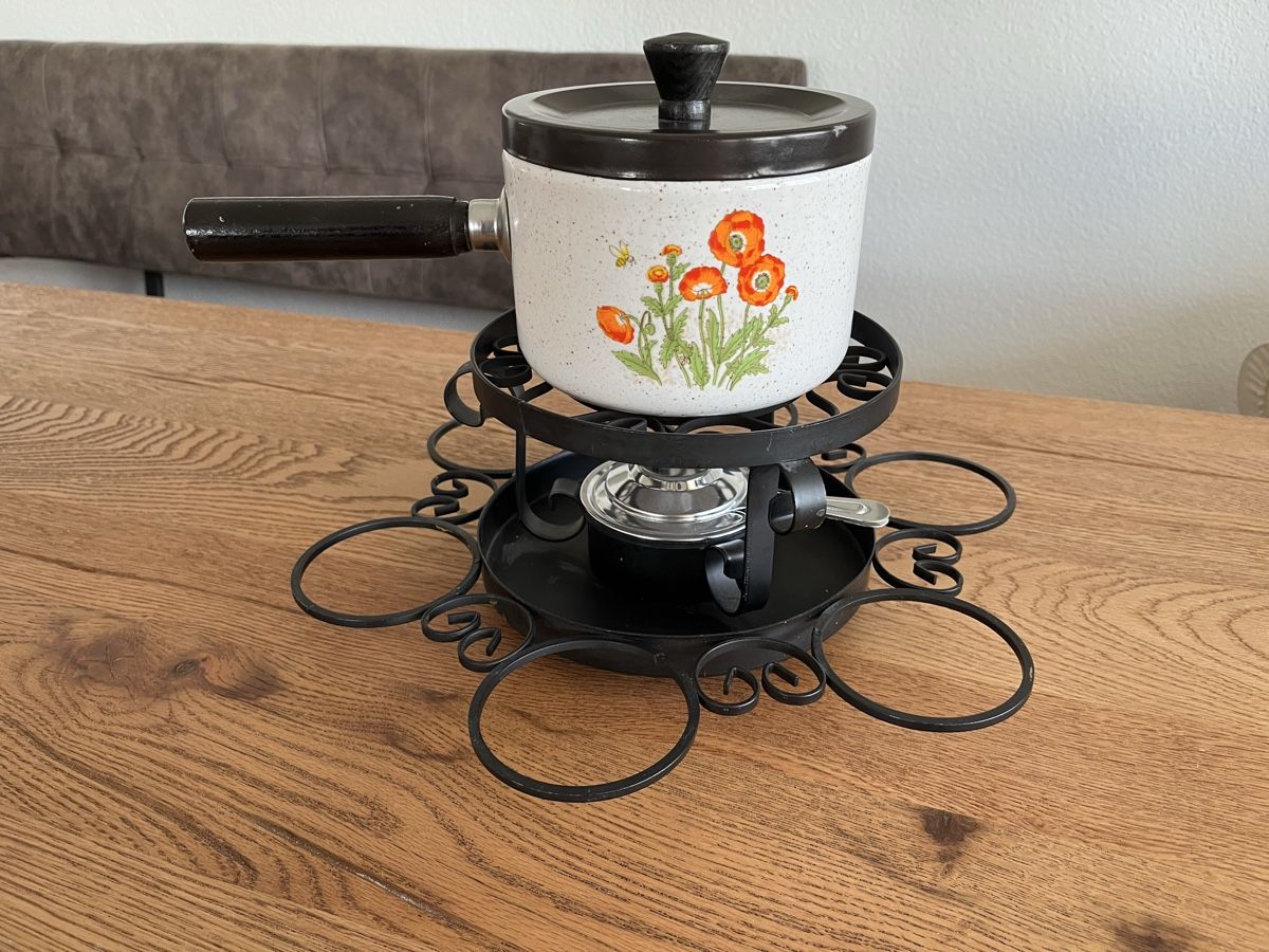Set di piatti: Fondue Set – Usato da Schliern b. Köniz venduto da medion3098 1