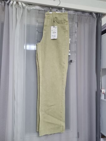 Jeans Zara, Grösse 38, mit Etikette