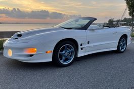 99’ Pontiac Firebird Trans Am 30 Years 1/18 no greenlight