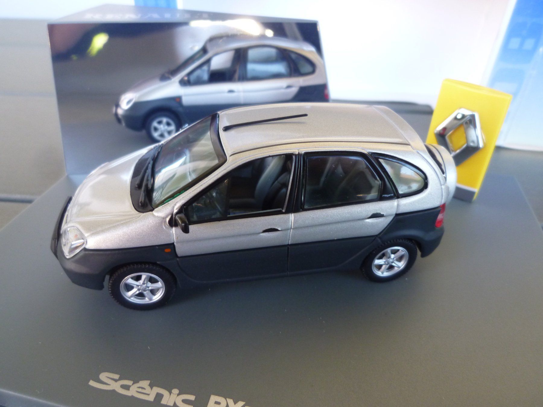 Modellini d'auto: Renault Scènic RX4 2.0 16V – Nuovo e nell'imballaggio originale da Flawil venduto da Imperiosud 4