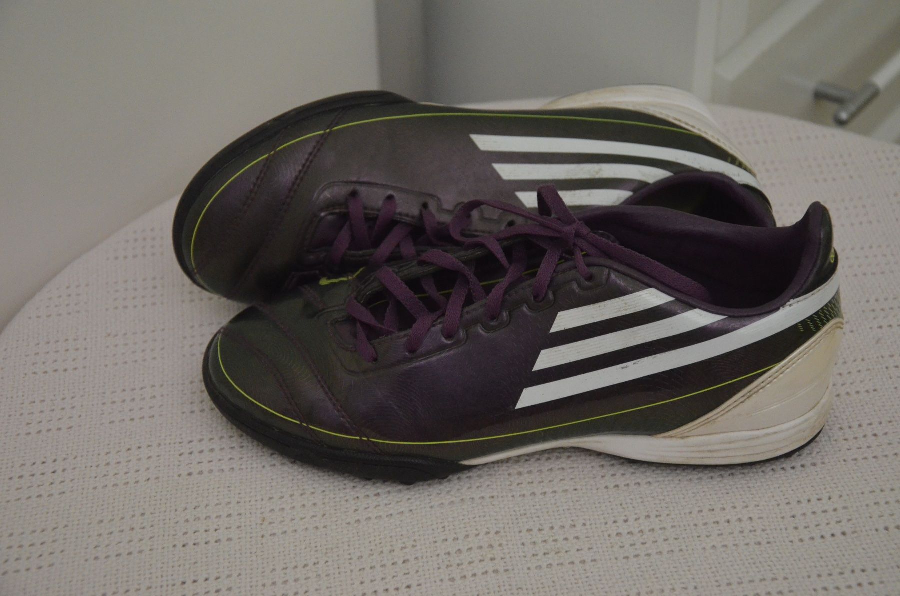 Adidas Scarpe per ragazzi: NO 36 ADIDAS – Usato da Chiasso venduto da Dolly015