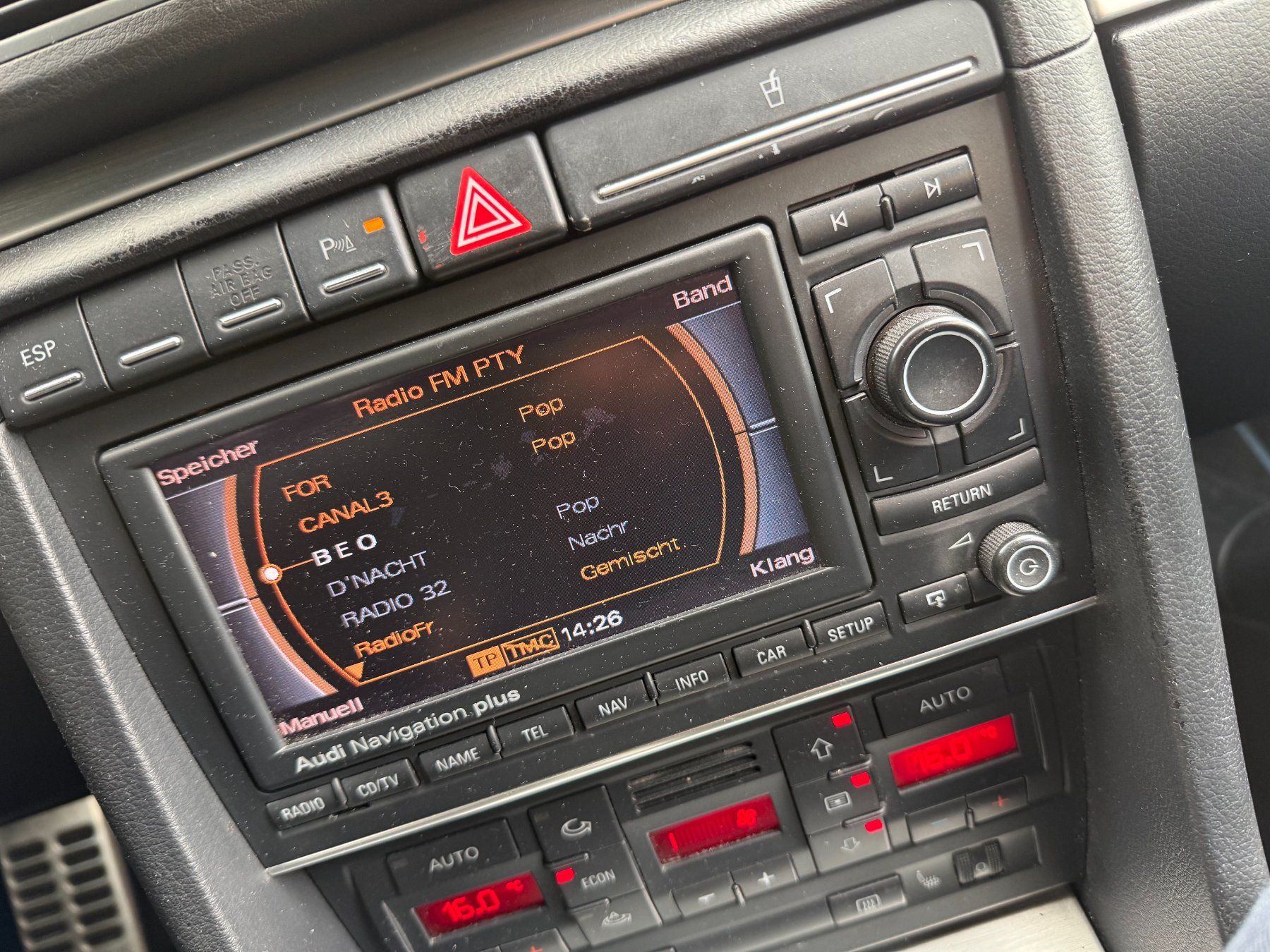 Radio: Audi RNS-E Navigationssystem (8E0 035 192 K) + CD-Wechsler – Usato da Ittigen venduto da Scbern2 1