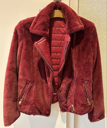 Neue Guess-Wendejacke XS
