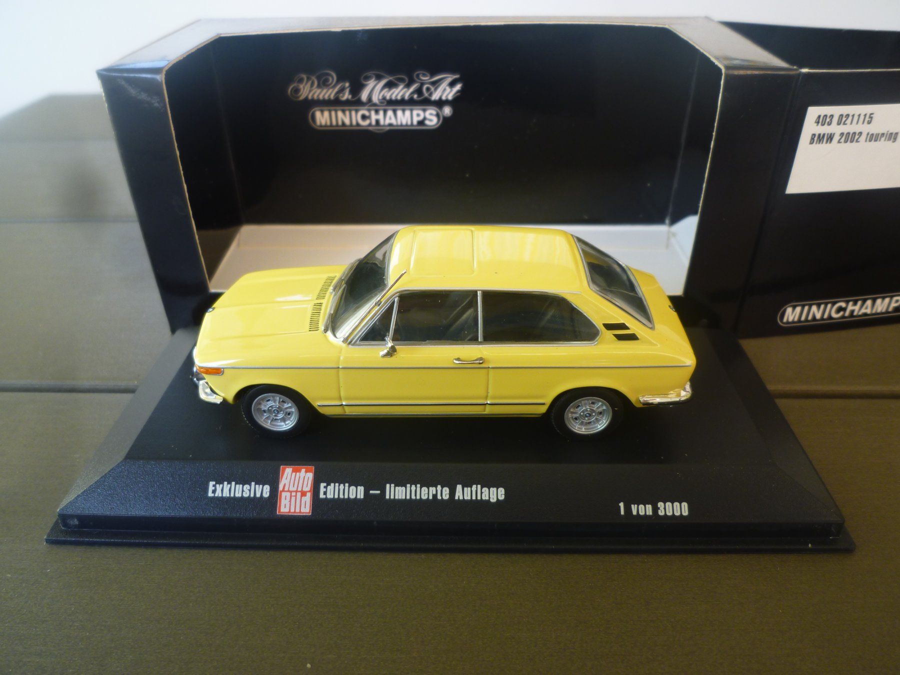 BMW Modellini d'auto: BMW 2002 touring – Nuovo e nell'imballaggio originale da Flawil venduto da Imperiosud 1