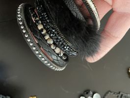Mehrteiliges Armband, Leder-Fell-Nieten