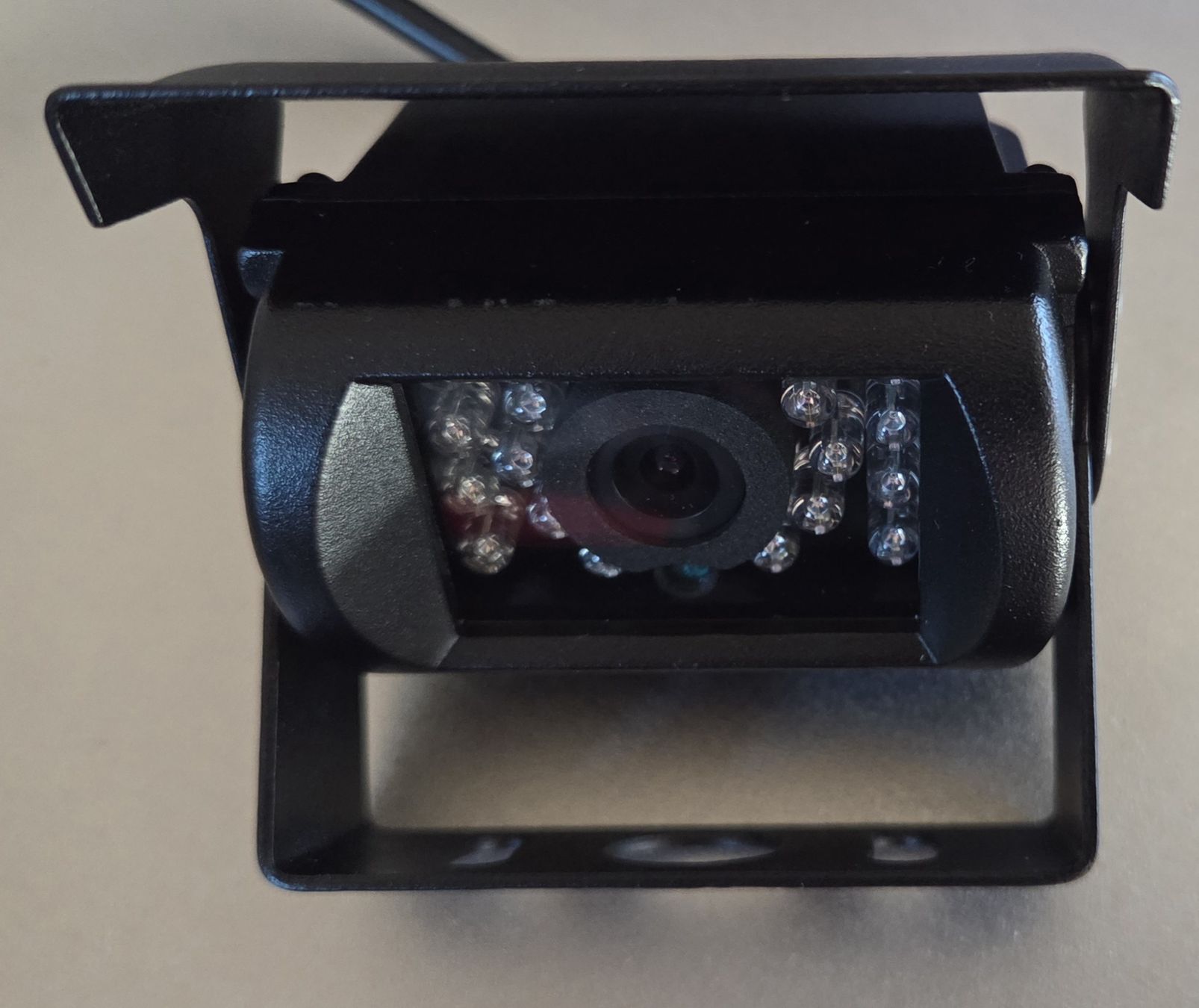 Videocamere: 7-inch Wireless Backup Camera System HD Night – Nuovo e nell'imballaggio originale da St. Gallen venduto da Si 1