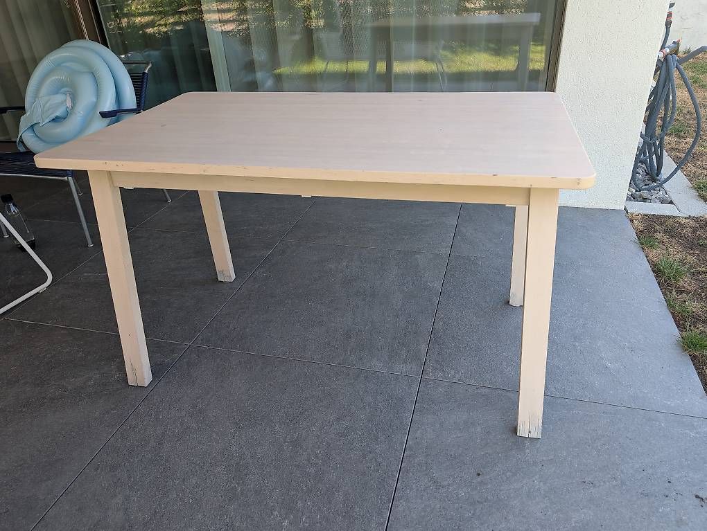 Tables: IKEA NORRAKER massiver Holztisch hell – D'occasion à Oberentfelden par ugiii76
