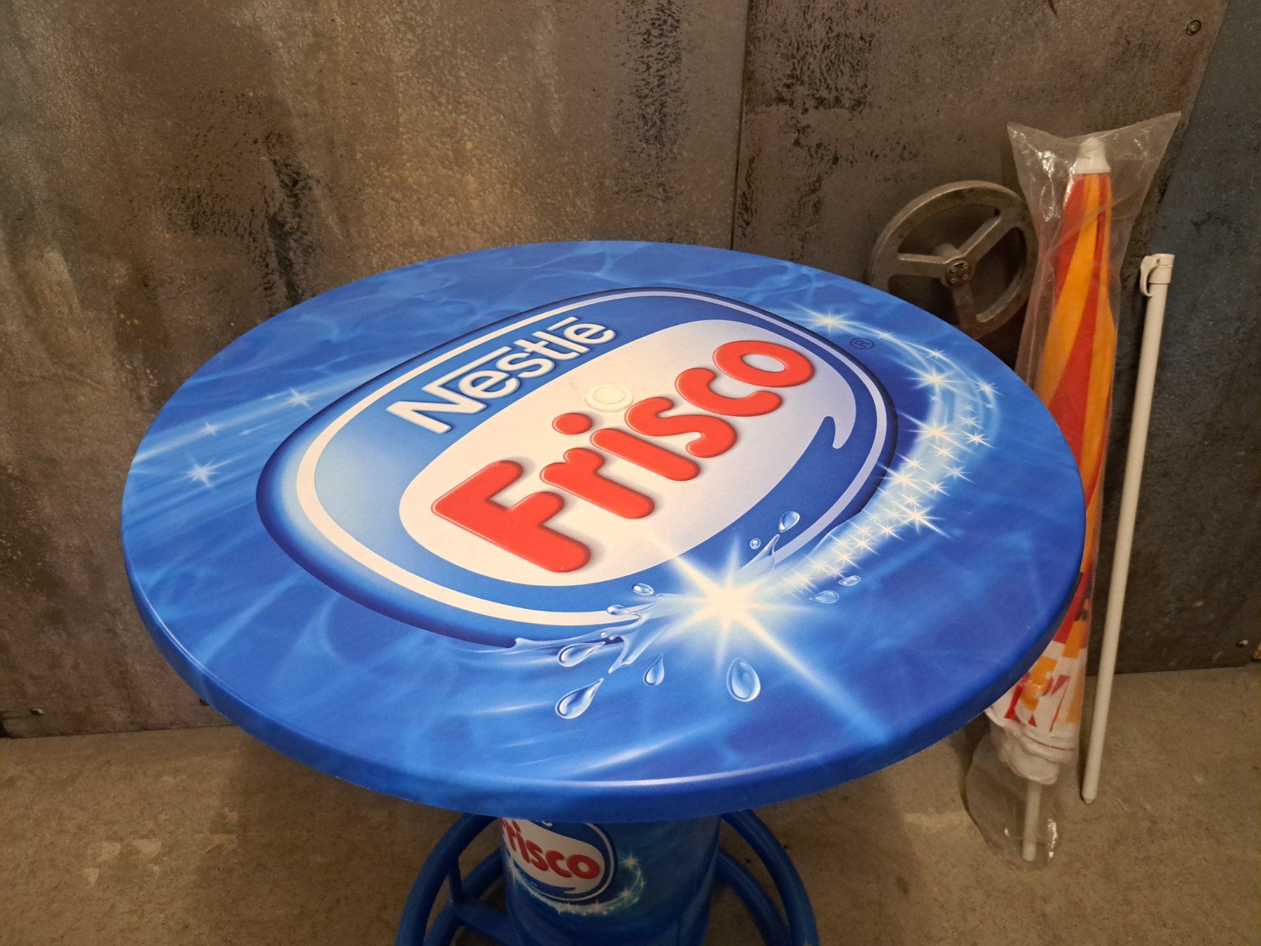 Tavoli: Stehtisch mit Sonnenschirm Gartentisch Frisco – Usato da Belp venduto da deal-now 1