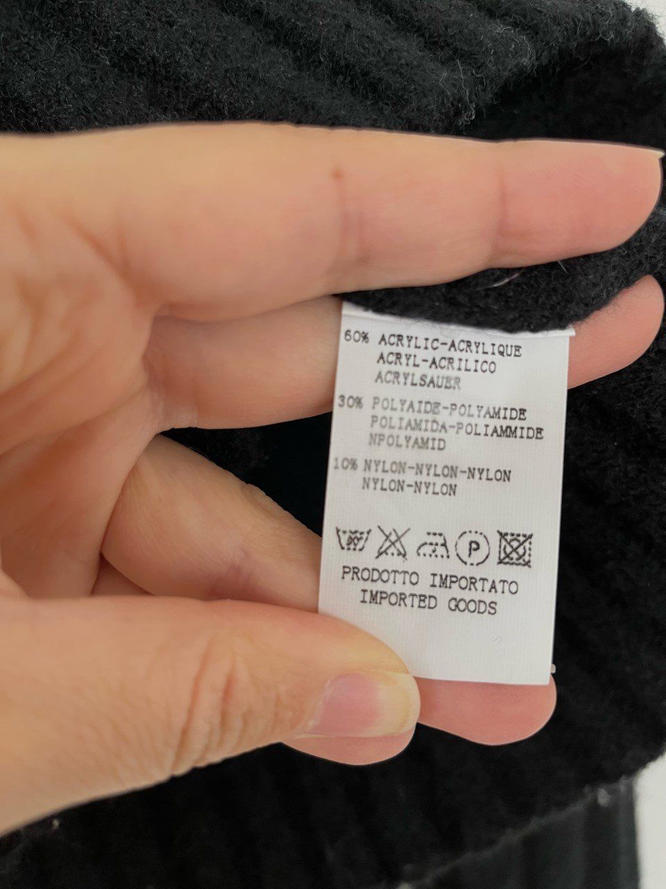 Maglioni & Felpe: Kurzer Strickpullover One Sie, Farbe schwarz – Usato da Triesen venduto da dardaleni 2