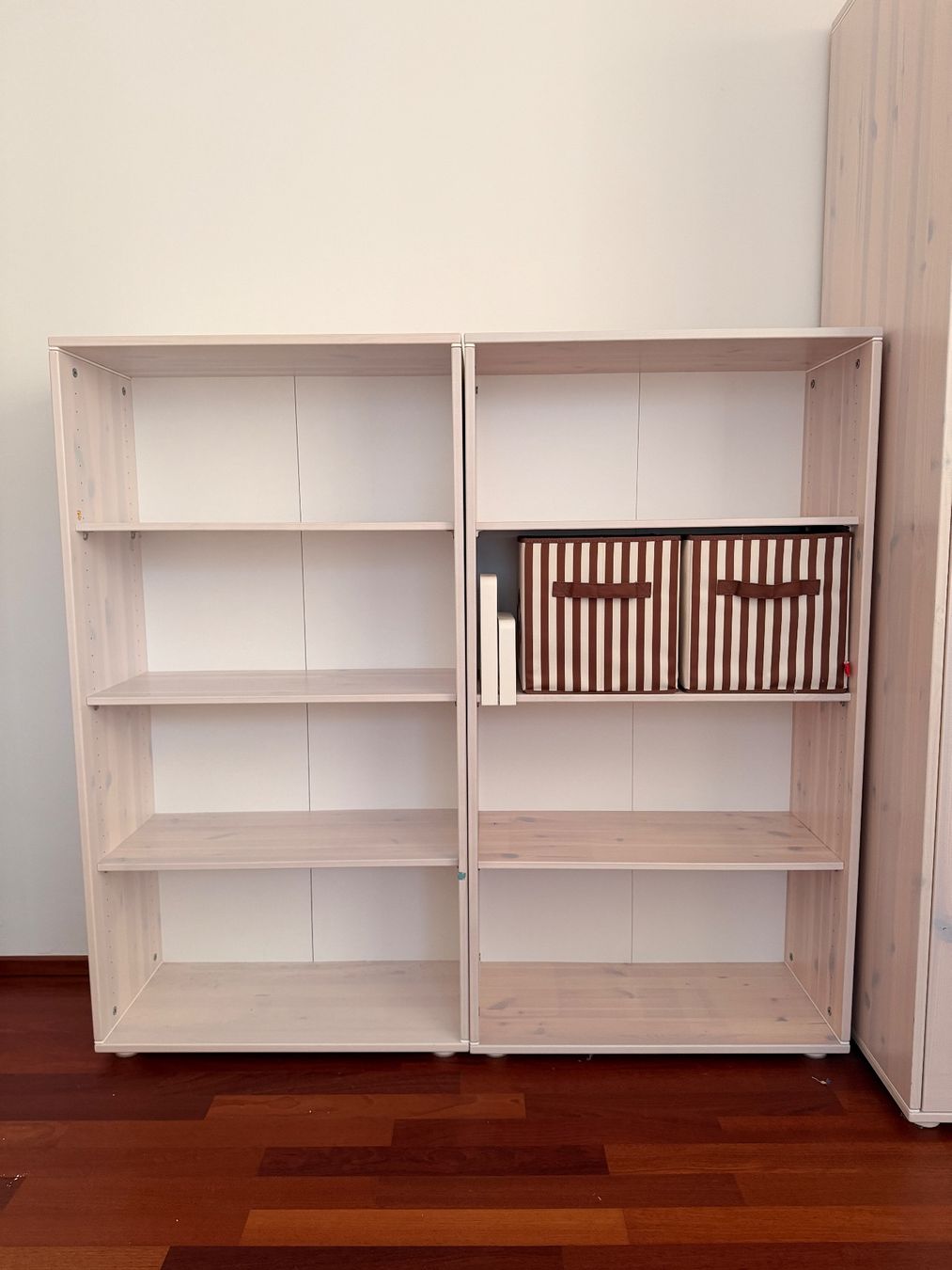 Flexa Regale: Zwei Flexa Wandregale 72x135x35 – Gebraucht aus Küsnacht ZH von bol_785b