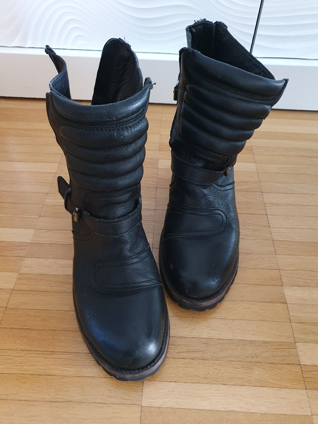 Ash Scarpe da donna: ASH Lederstiefel Gr. 40 schwarz – Usato da Laufenburg venduto da megane1959