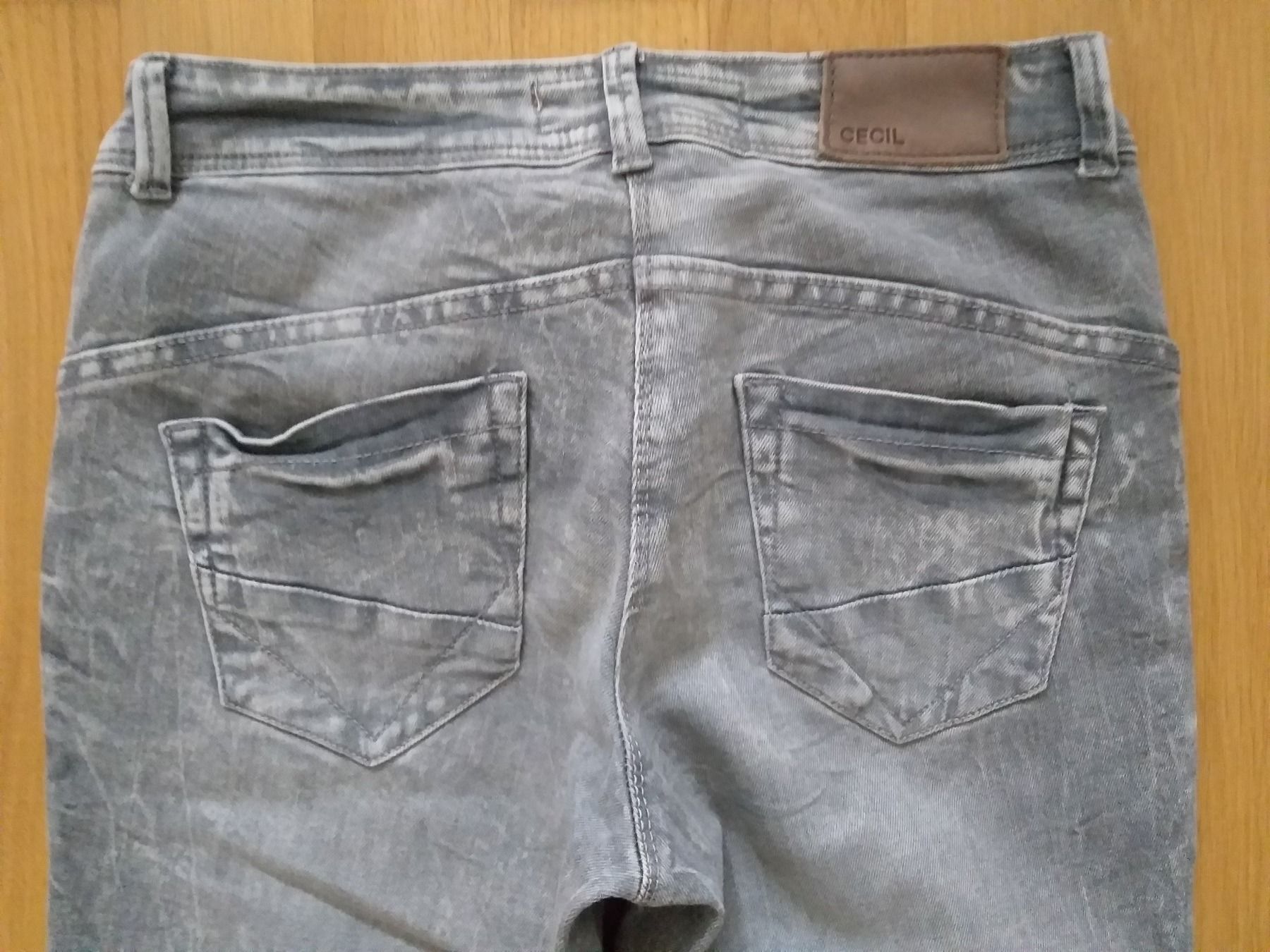 Cecil Jeans: CECIL Jeans SCARLETT taille / Grosse 25 – Usato da Cossonay-ville venduto da Super-Price-Quality 6
