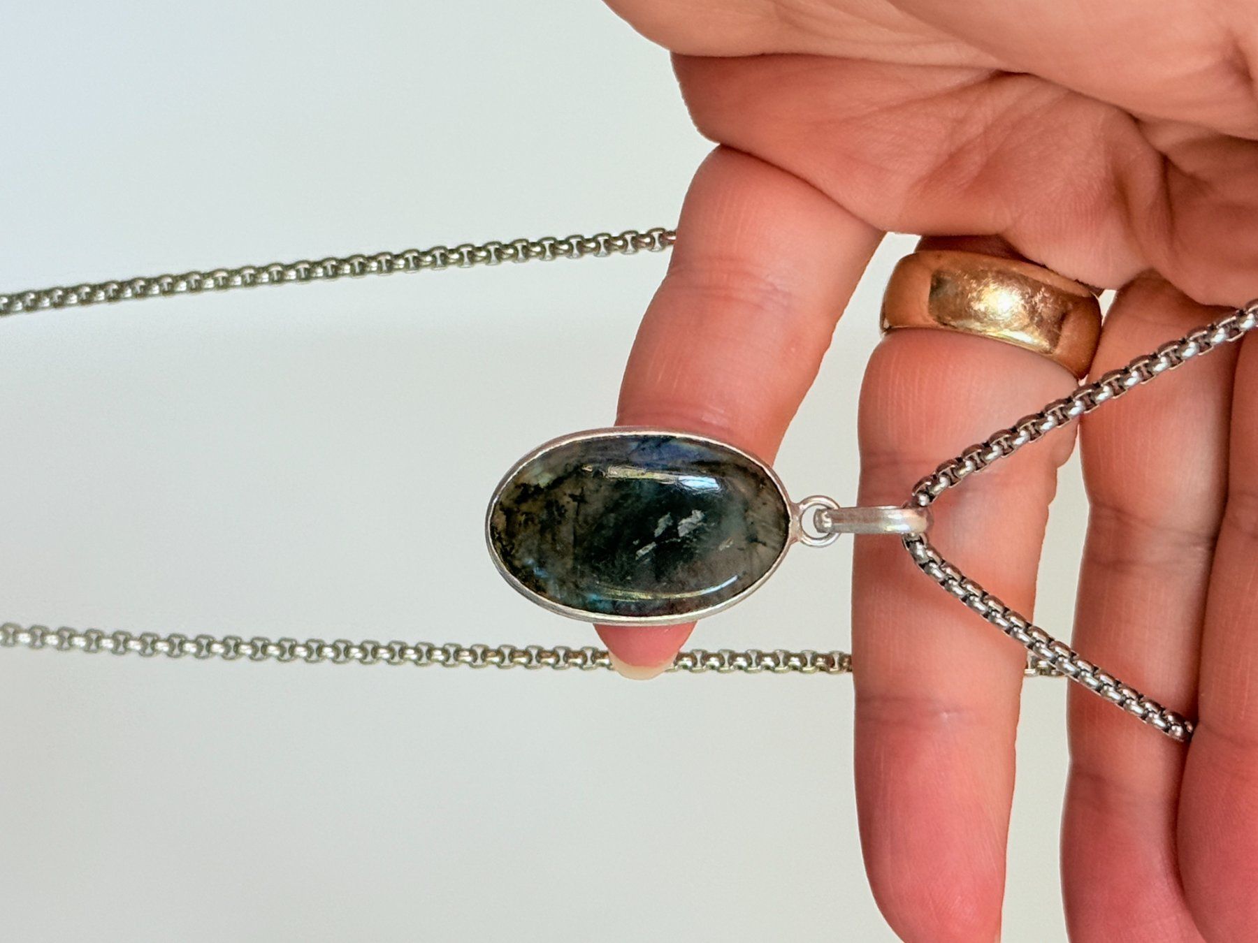 Ketten: Pendentif Labradorite avec chaîne neuf – Neu und originalverpackt aus Genève von AGBERG 6