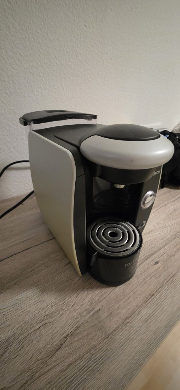 Bosch Kaffeemaschinen & Espressomaschinen: Kaffeemaschine Bosch Tassimo  – Gebraucht aus Zürich von Abrar123 1