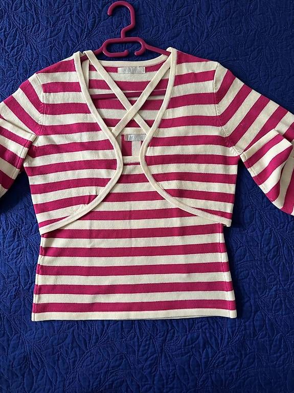 Pulls & Sweat-shirts: Komplettes Achselzucken, Pullover Neu  – D'occasion à St. Gallen par EllyM.
