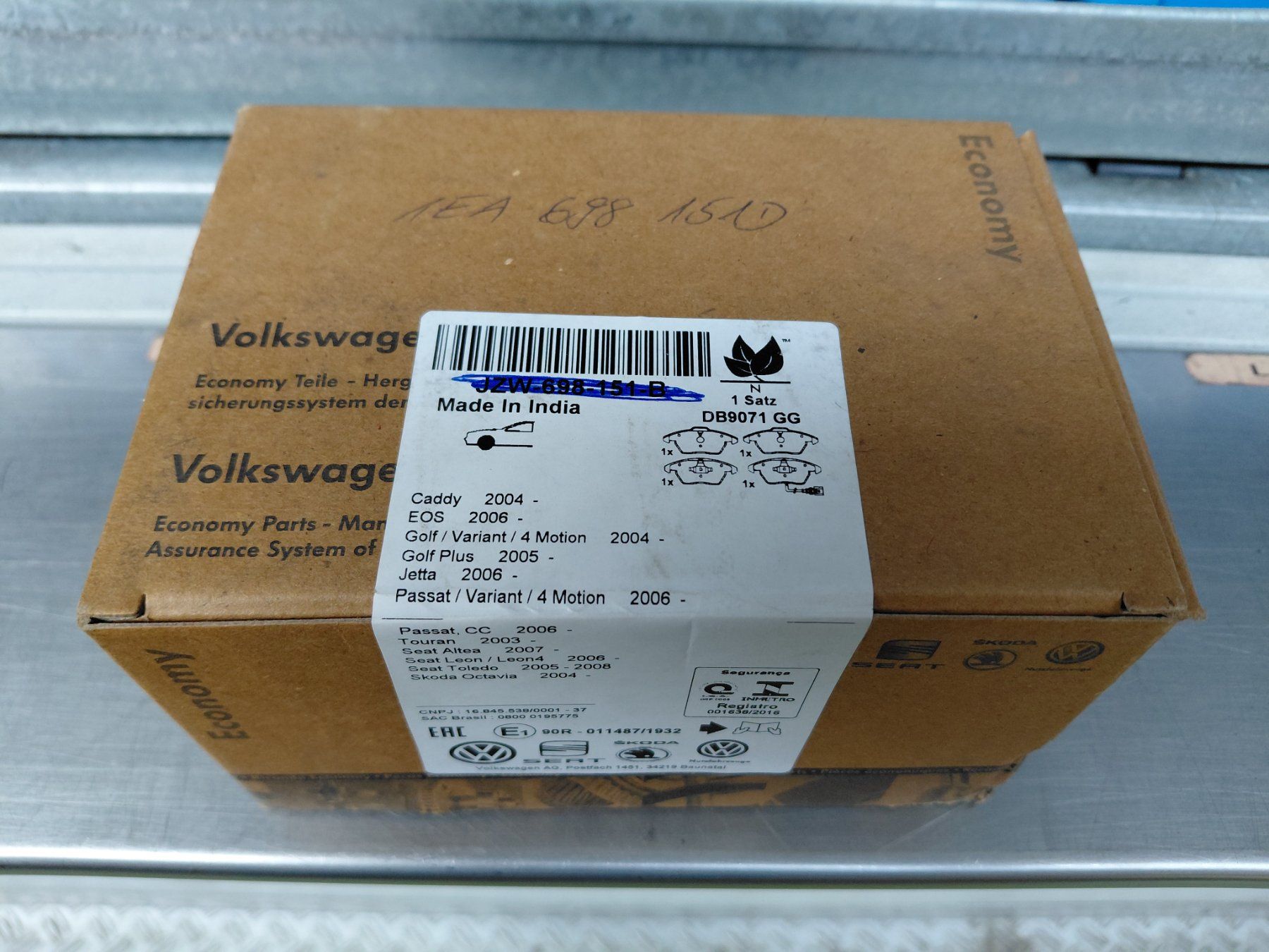 Tutti pezzi di ricambio auto: Bremsbelagsatz 1EA698151D – Usato da Bern venduto da amagbern