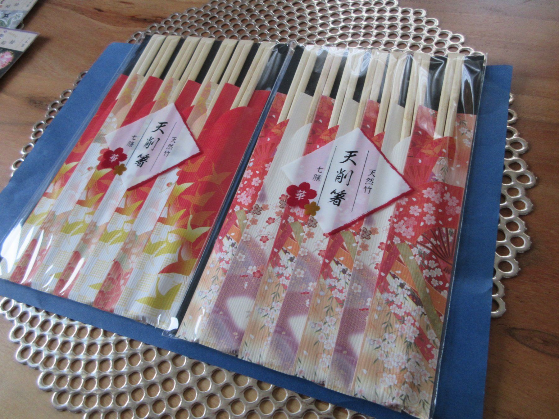 Set di posate: Disposable CHOPSTICKS for guests, Party, Deco/Stäbchen!! – Nuovo (secondo la descrizione) da Goldach venduto da mamakotzi 1
