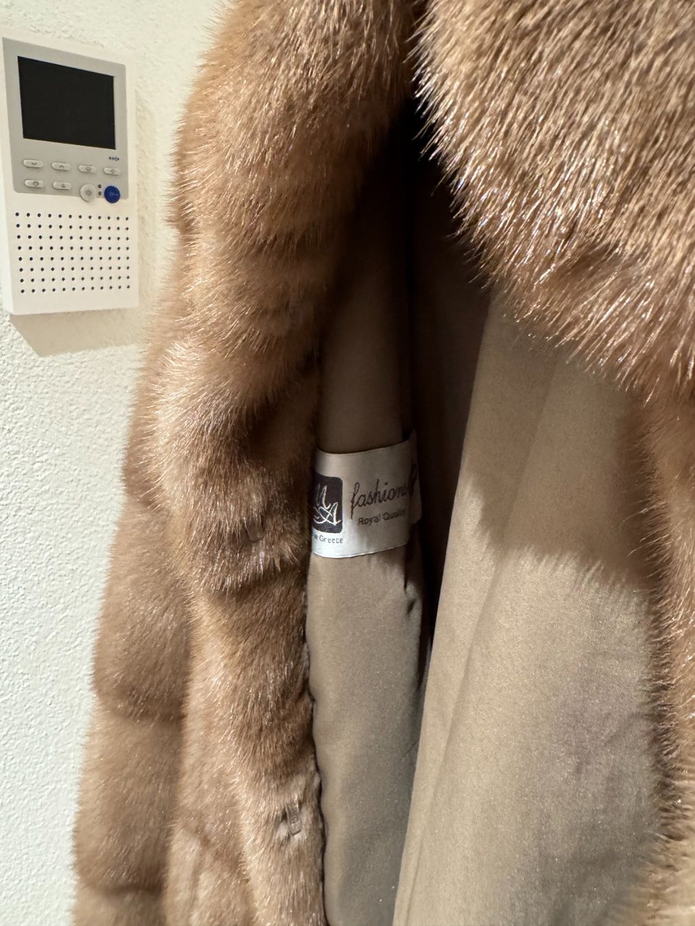 Nerz Jacken: Echte Nerzjacke aus hochwertigem Pelz – Gebraucht aus Zumikon von nana_5k9m 4
