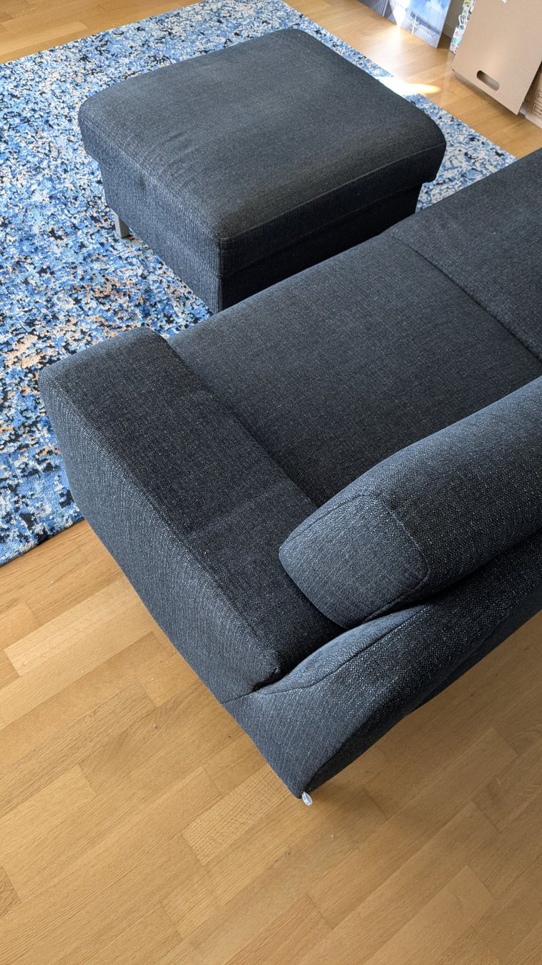 Divani: Hochwertiges Ponsel Sofa mit passendem Hocker. – Usato da Langnau am Albis venduto da theeschners 4