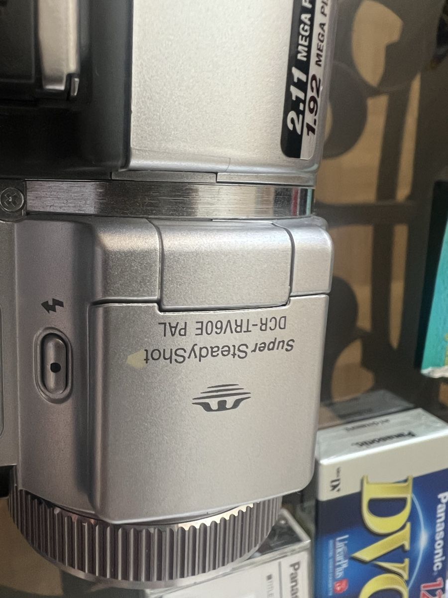 Sony Videocamere: Sony Handycam DCR-TRV60 E – Usato da Zürich venduto da jao_2bx7 3