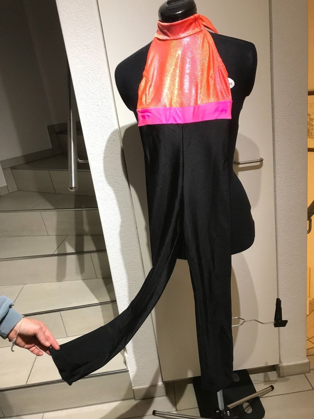 Completi: Trainingsanzug für Eiskunstlauf – Usato da Wagenhausen venduto da vintagesecondhand