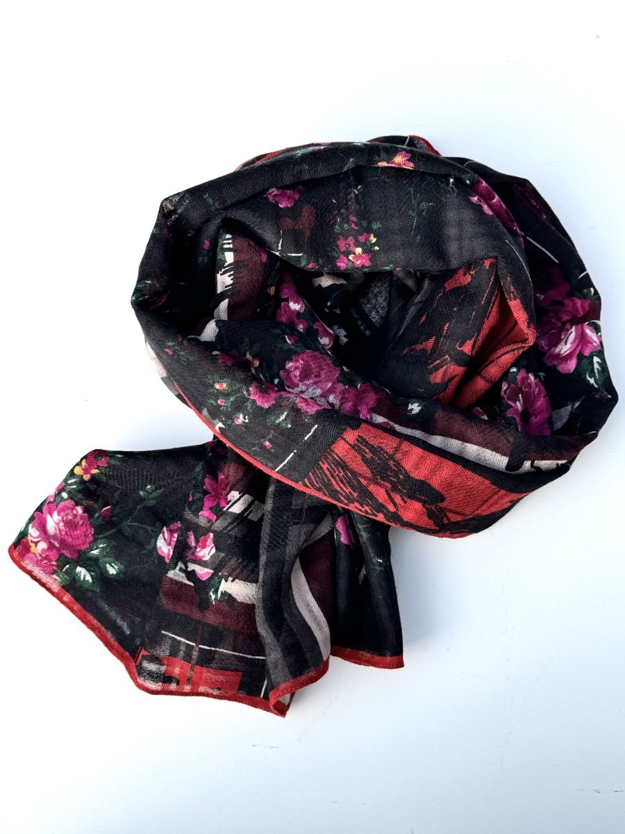 Kenzo Foulards, Tücher & Schals: Kenzo écharpe décor floral – Gebraucht aus Courtaman von sultan16
