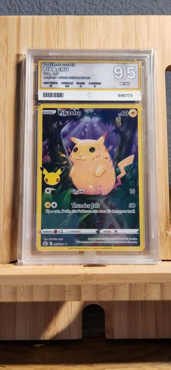 Pikachu Celebrations - Pure Grading 9.5 - MINT (Neu und ...
