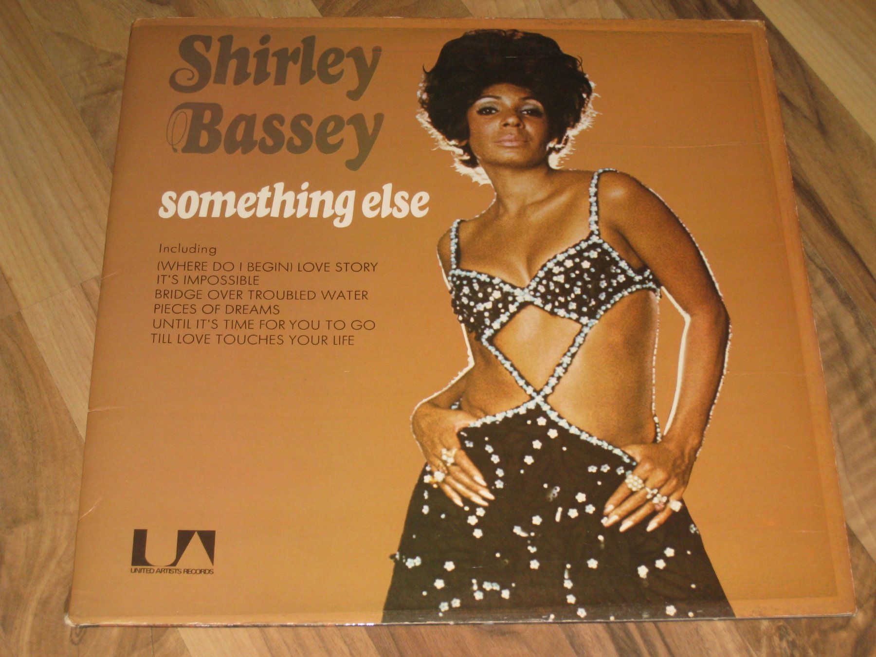Schallplatten: LP - SHIRLEY BASSEY - SOMETHING ELSE – Gebraucht aus Steckborn von Quo7