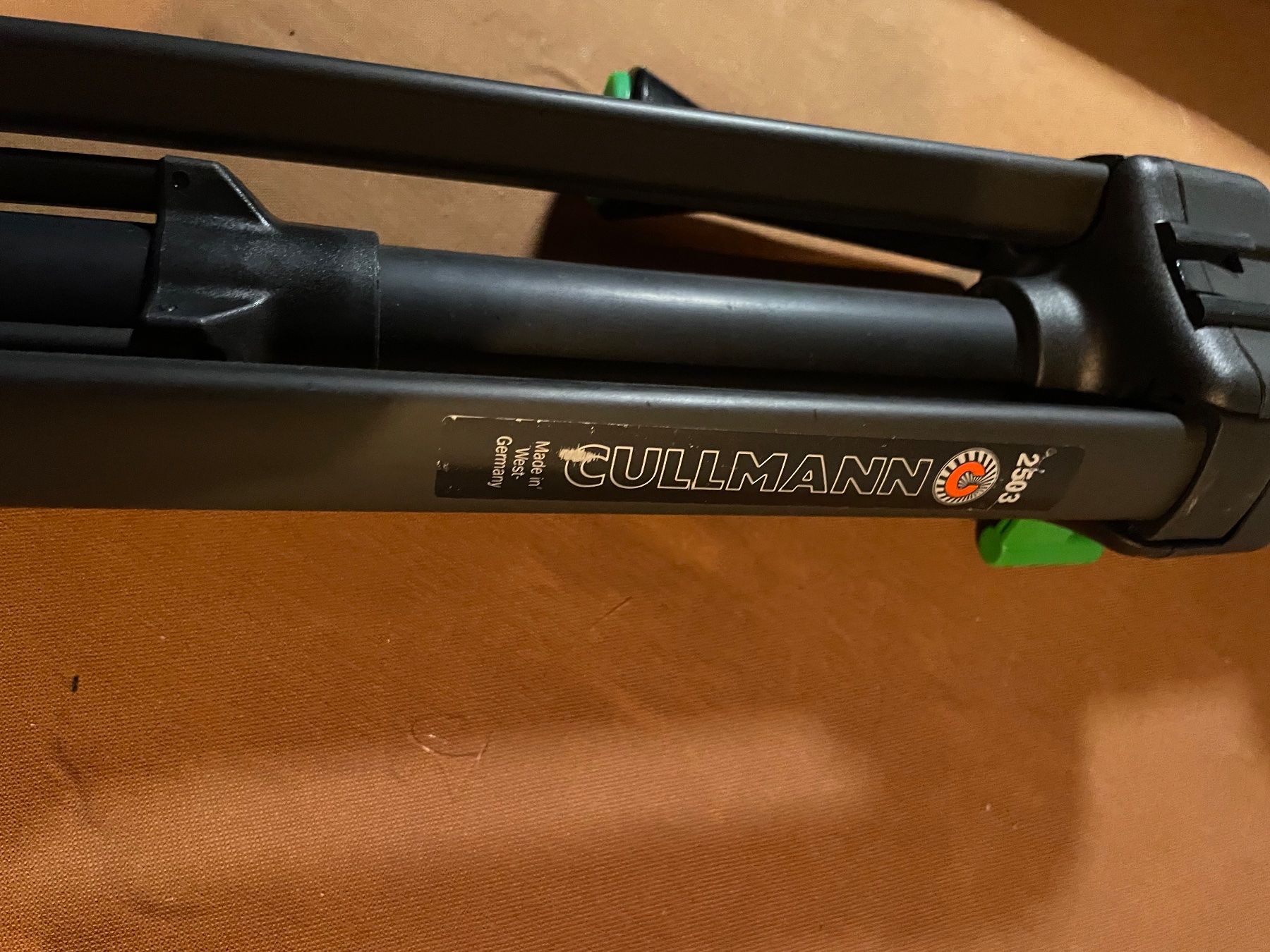 Treppiedi & Teste: Cullmann Carbon Fiber 2503 Stativ Kamerastativ Höhe max 250 – Usato da Embrach venduto da xenovolcano 2