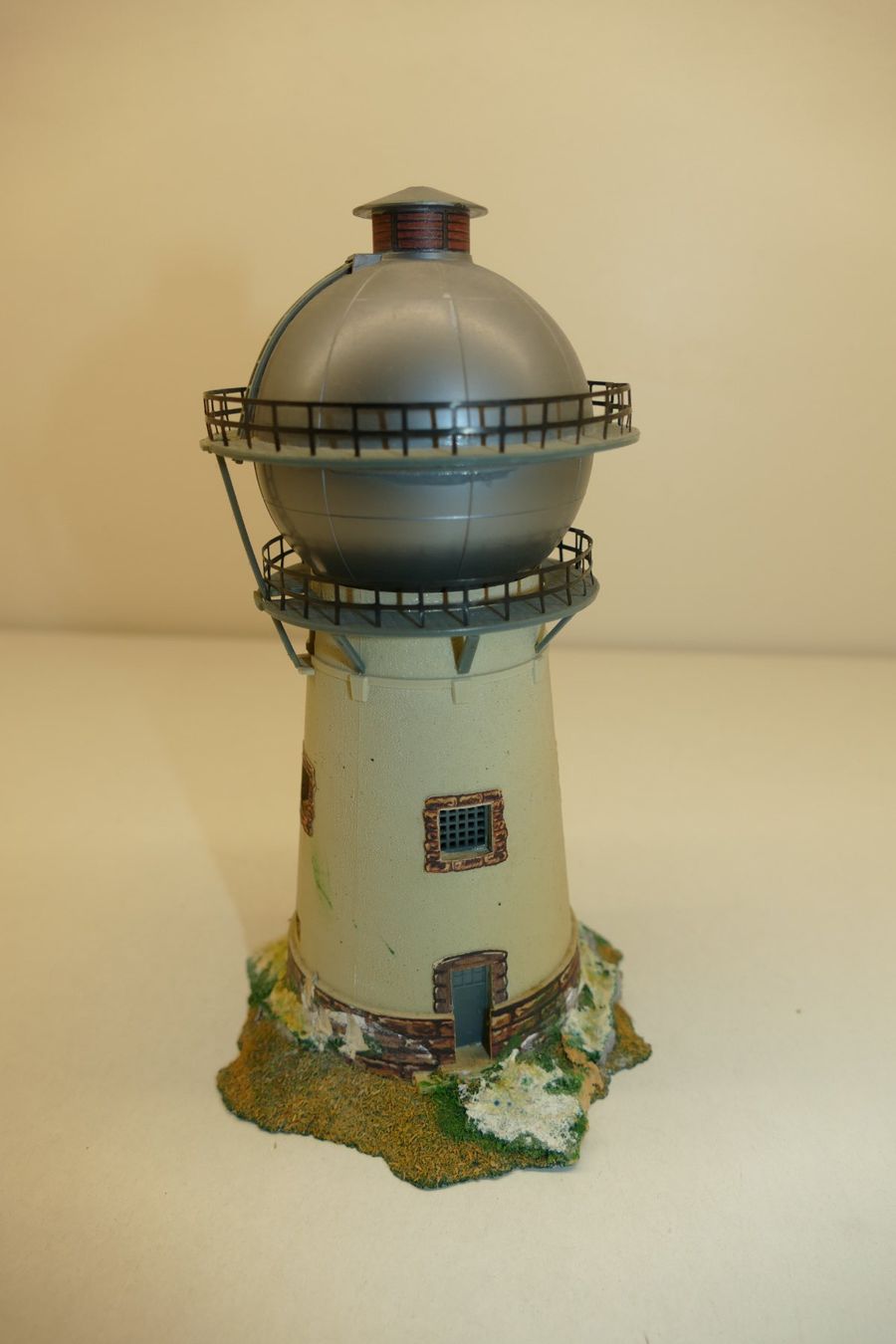 Modellini di ferrovie: Spur H0: Wasserturm – Usato da Niederhasli venduto da rail-duerst