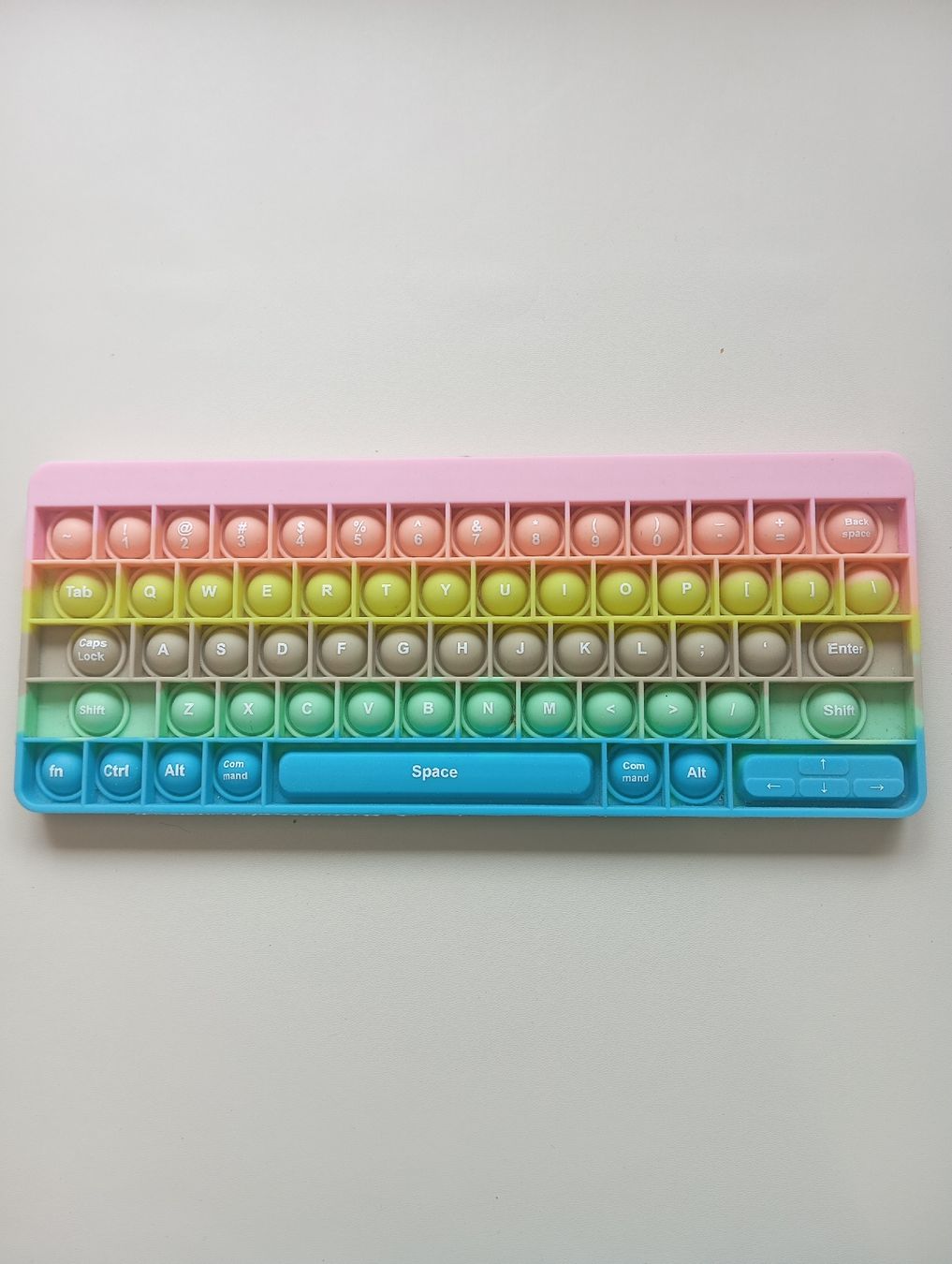 Giocattoli: pop it en forme de clavier  – Nuovo (secondo la descrizione) da Chêne-Bougeries venduto da lea_5pds