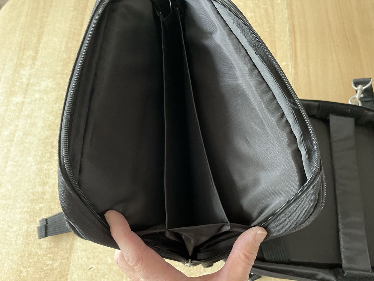 Taschen: Umhängetasche BGS Basic Generation System schwarz gebraucht – Neu (gemäss Beschreibung) aus Gossau SG von kro_8hmw 2
