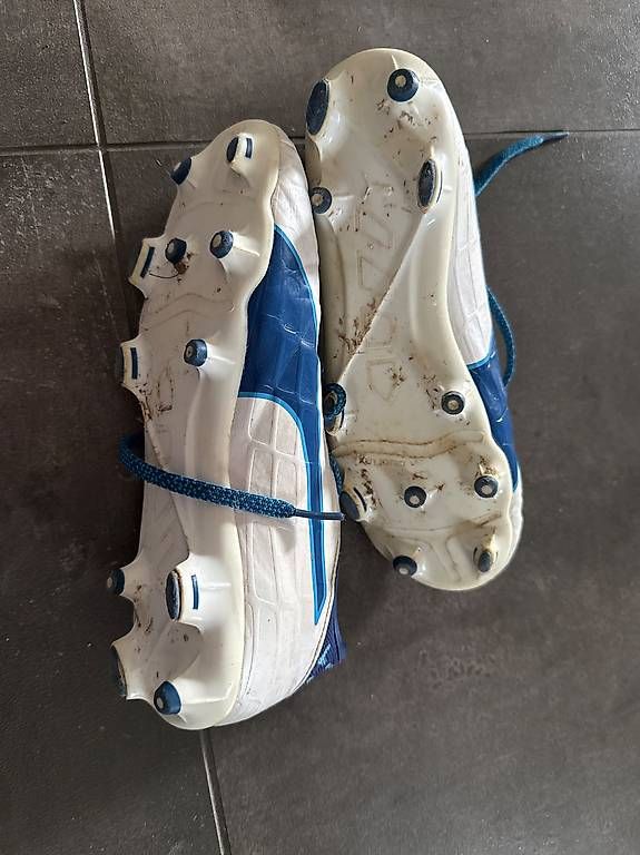 Schuhe für Jungen: Fußballschuhe Grösse 36 – Gebraucht aus Münsingen von Didu3879 1
