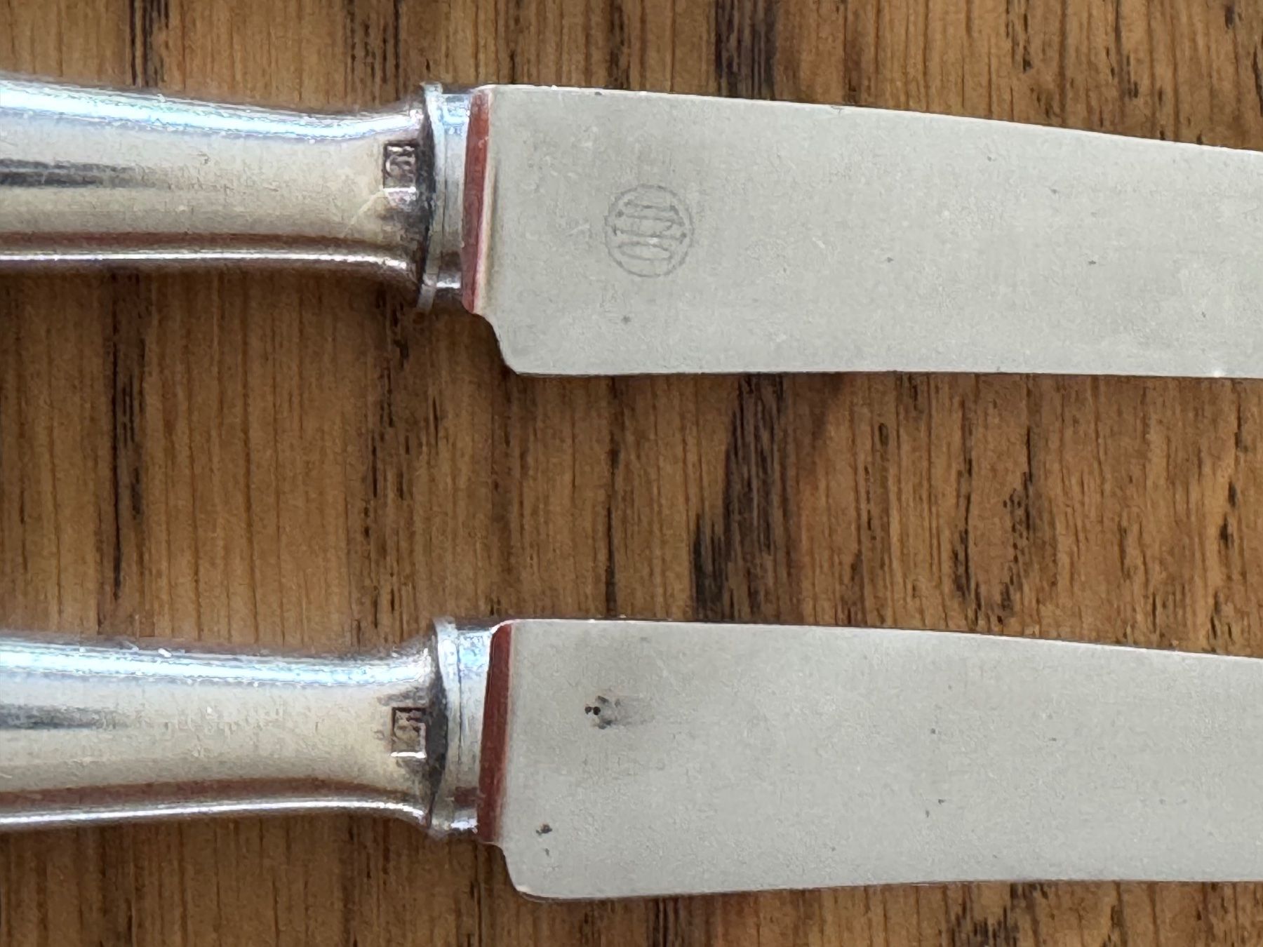 Besteck: 6 versilberte Messer Orfèvrerie Ercuis – Gebraucht aus Balsthal von armenharut 1