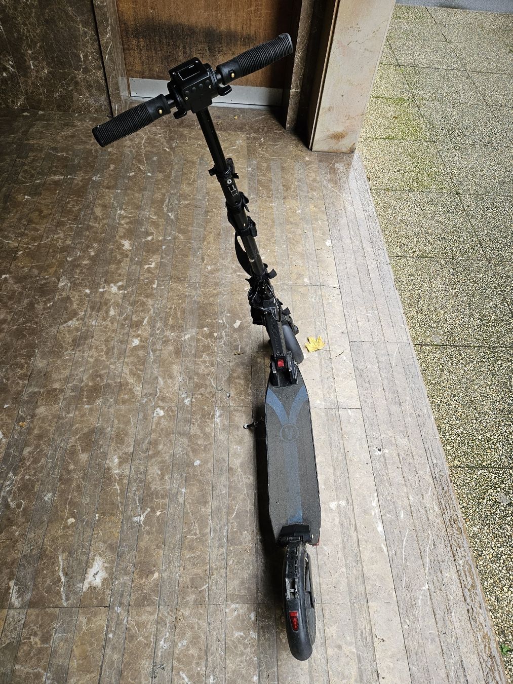 Kickboard: E-Twow Booster V, trottinette électrique – Usato da Genève venduto da chichiii 1