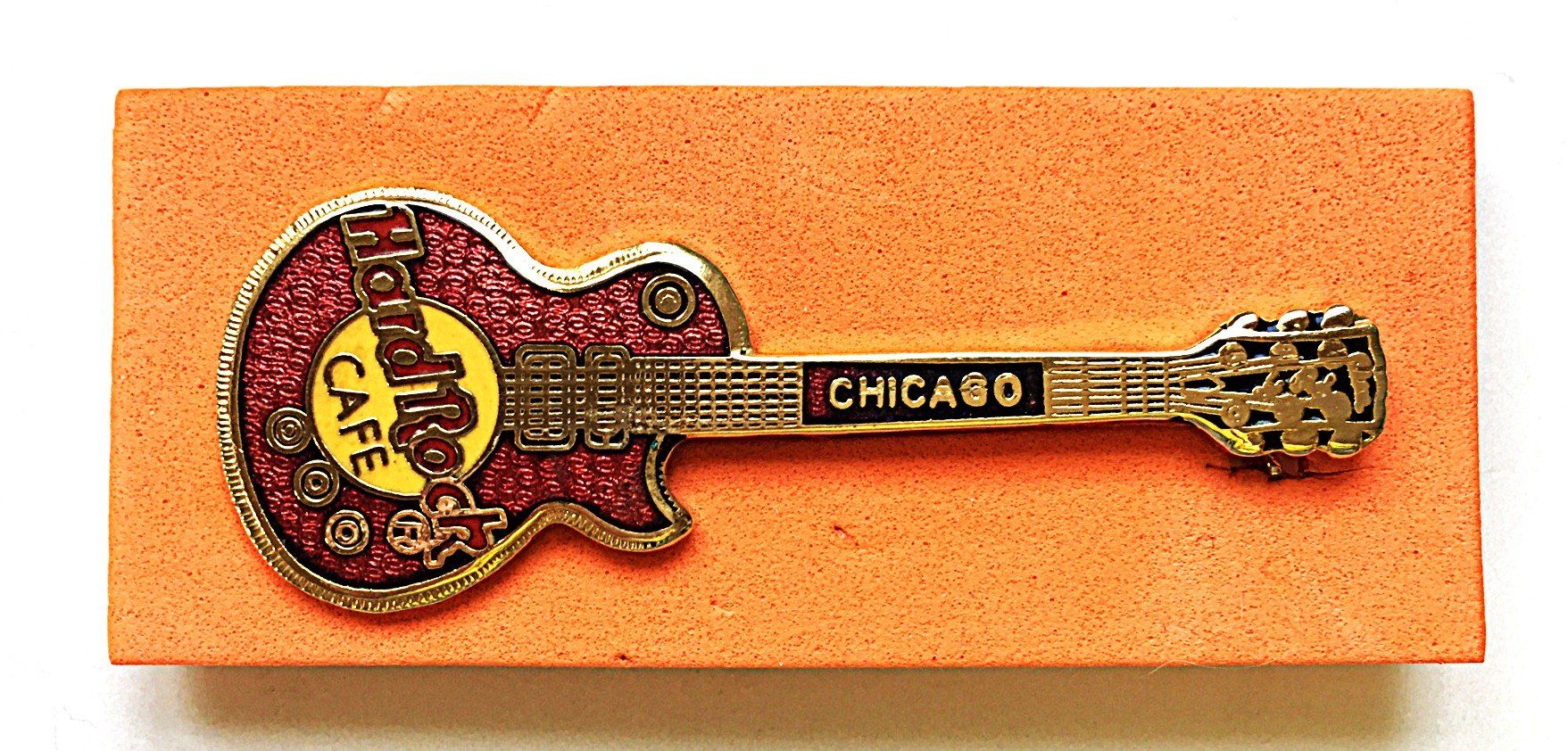 Placchette & Badge: 1 Pin Hard Rock Café,  Gitarre,  CHICACO – Usato da Oberaach venduto da feggi