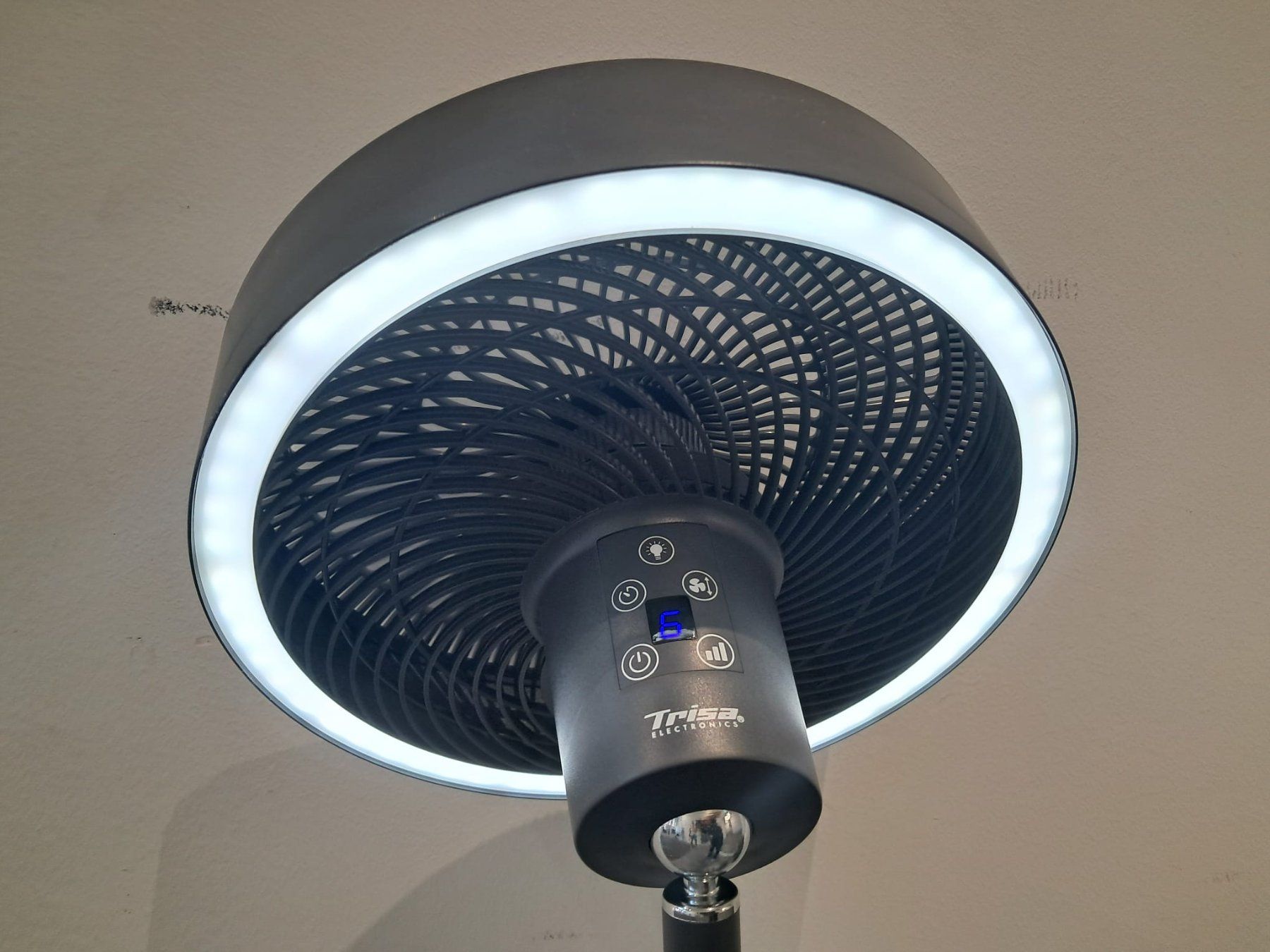 Trisa Ventilatoren: 2x Standventilator mit Lampe, Venti, Lüfter, Ventilator – Gebraucht aus Zürich von Lia107 9