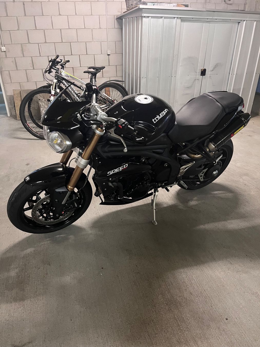 Triumph Strada: Triumph Speed Triple 1050 - wunderschönes Motorrad – Usato da Lufingen venduto da Kstapel