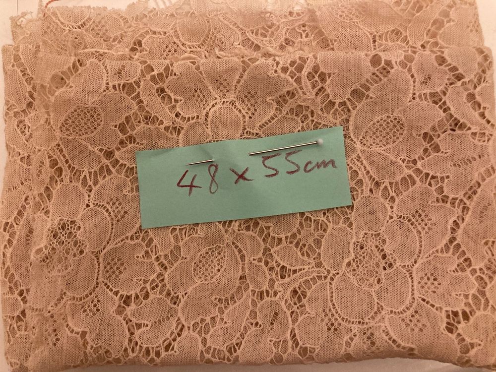 Spitzen-Haarband Mit Blumen-Muster – In 3 Farben, One Size, Aus Elasthan & Metall-Legierung