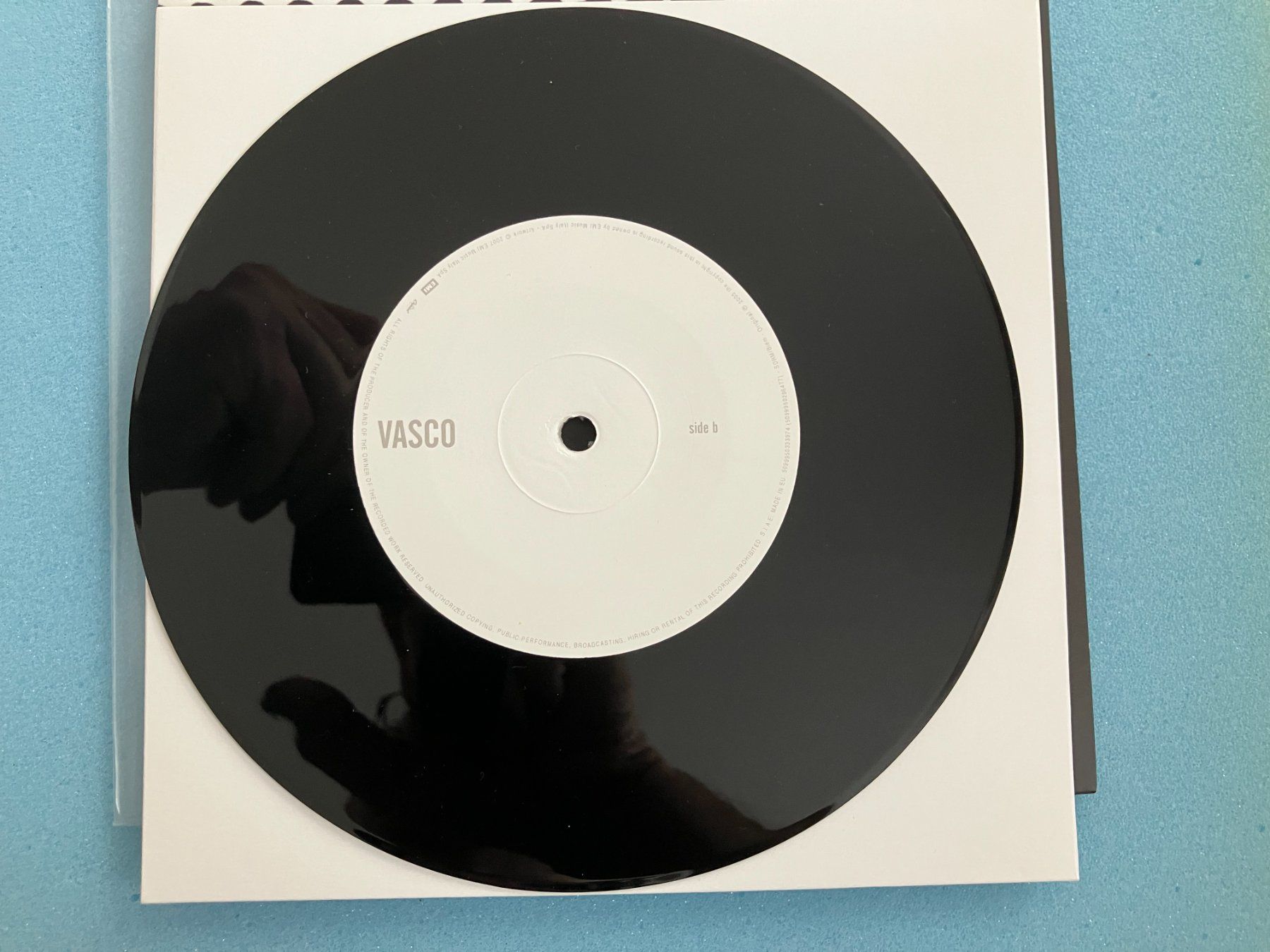 Dischi in vinile: Vasco Rossi – Nuovo (secondo la descrizione) da Aarwangen venduto da Jukebox3 6