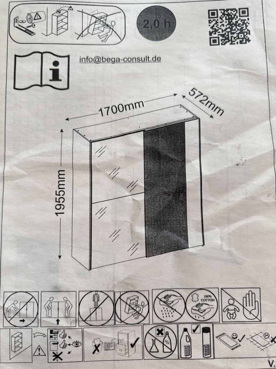 Armoires: Schrank mit Glastür  – D'occasion à Illnau par kev_z7jl 1