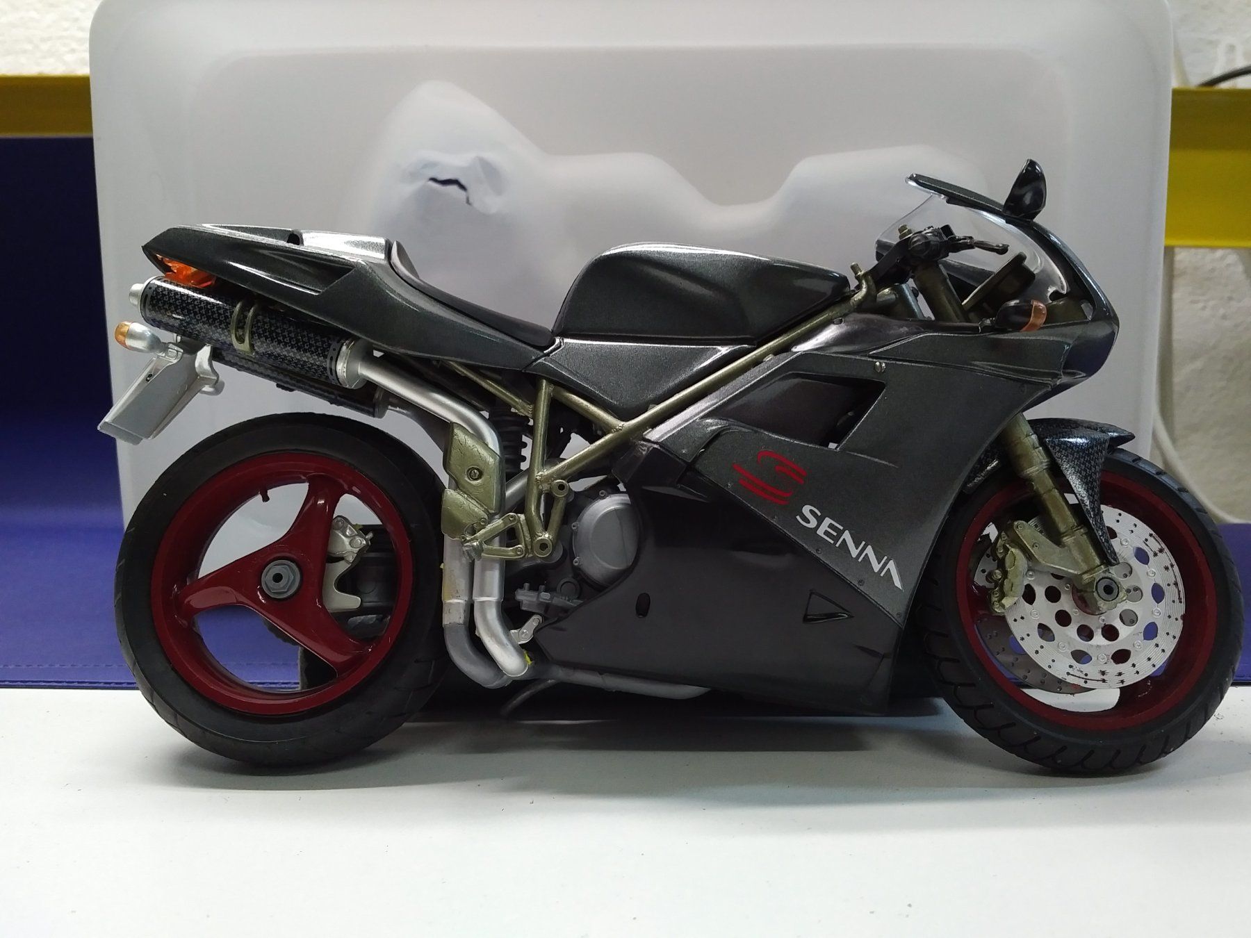 Kit di modellismo & Modellini statici: Ducati Senna 95 Protar 1:9 – Nuovo e nell'imballaggio originale da Fribourg venduto da 911cc 3