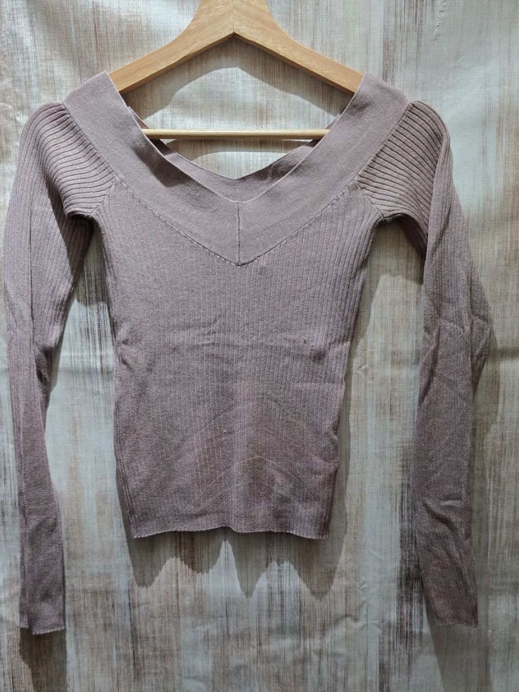 H&M Maglioni & Felpe: 🎉 Off-Shoulder Rippstrick Pullover - XS - Altrosa – Usato da Thalwil venduto da VitaMini